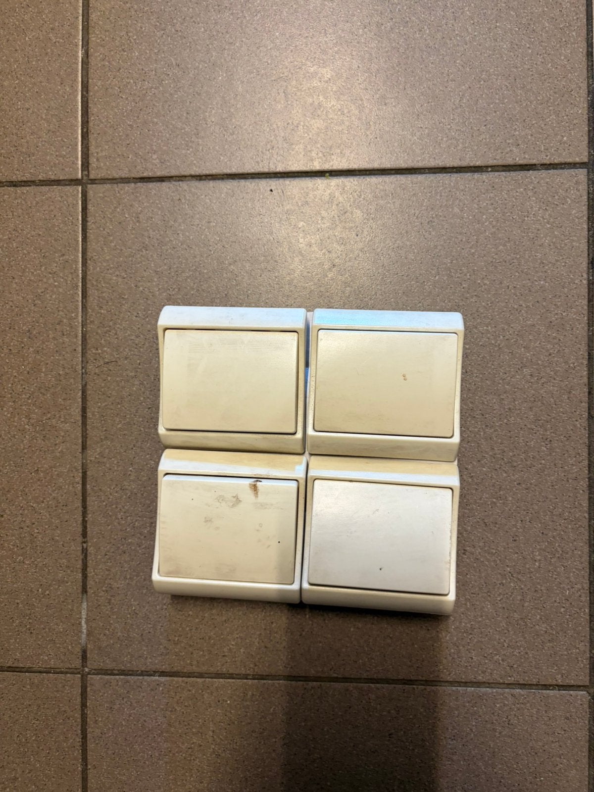 4 interrupteurs bidirectionnels intégrés Elix EF100A, Enlèvement ou Envoi, Comme neuf