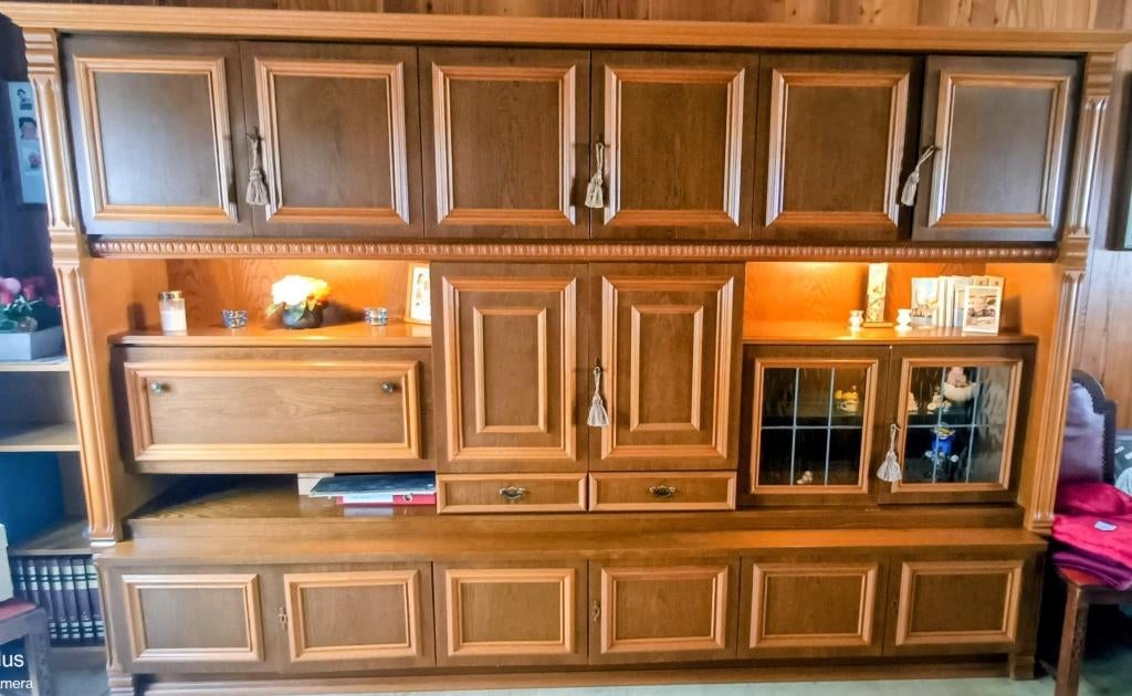 Grande et belle armoire murale avec éclairage, Avec tablette(s), 300 cm ou plus, Comme neuf, Enlèvement