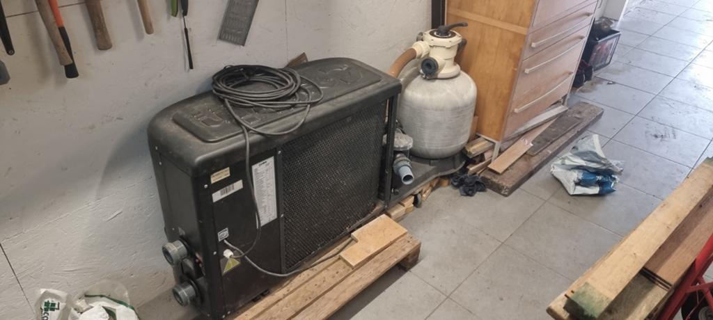 Zwembadpomp, zandfilter (glas) en bijhorende warmtepomp, Tuin en Terras, Ophalen