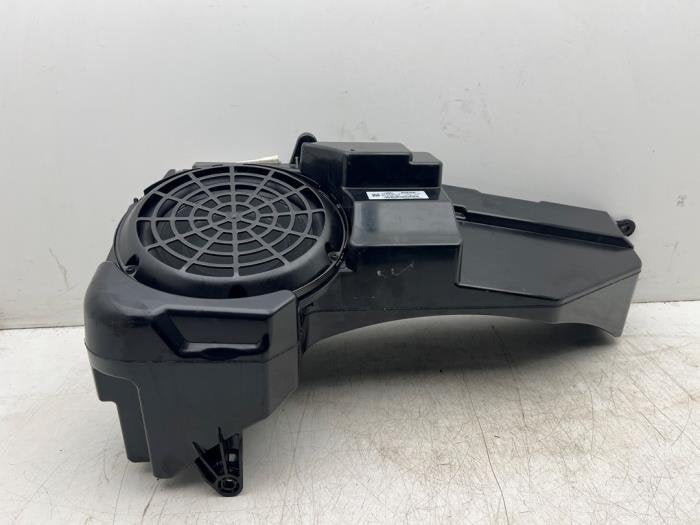Caisson de graves d'un Audi A6, Autos : Pièces & Accessoires, Électronique & Câbles, Audi, Utilisé, 3 mois de garantie, Enlèvement ou Envoi
