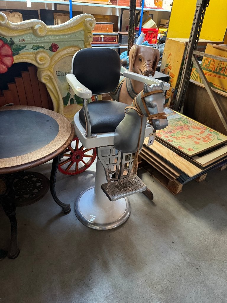 Fauteuil de coiffeur italien restauré pour enfants, Enlèvement