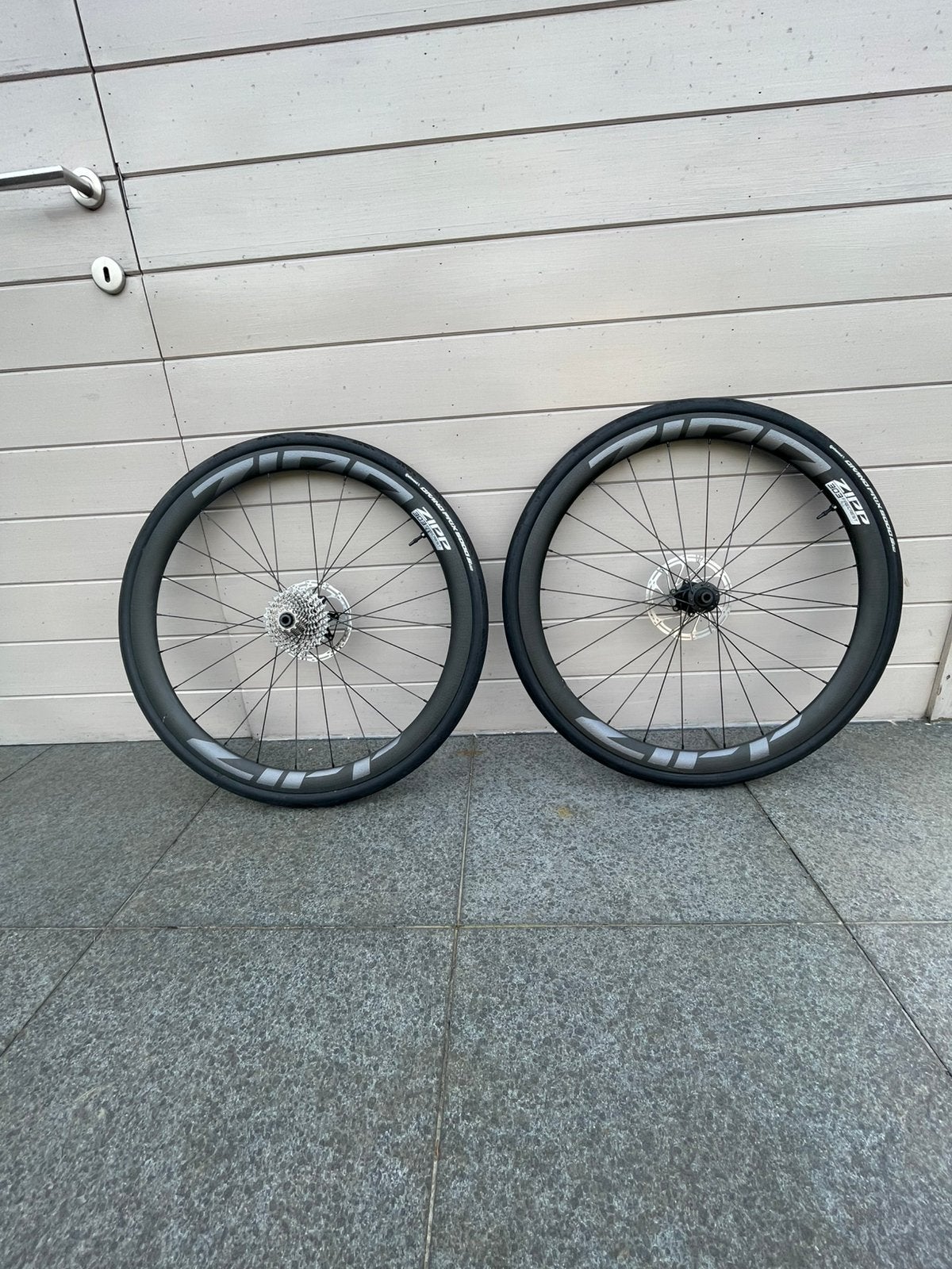 ZIPP 303 tubeless carbon wielen, Fietsen en Brommers, Ophalen, Zo goed als nieuw, Carbon