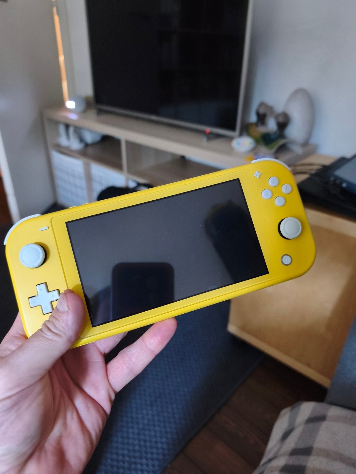 Switch lite - Geel + opbergcase, Games en Spelcomputers, Spelcomputers | Nintendo Switch Lite, Ophalen, Geel, Zo goed als nieuw
