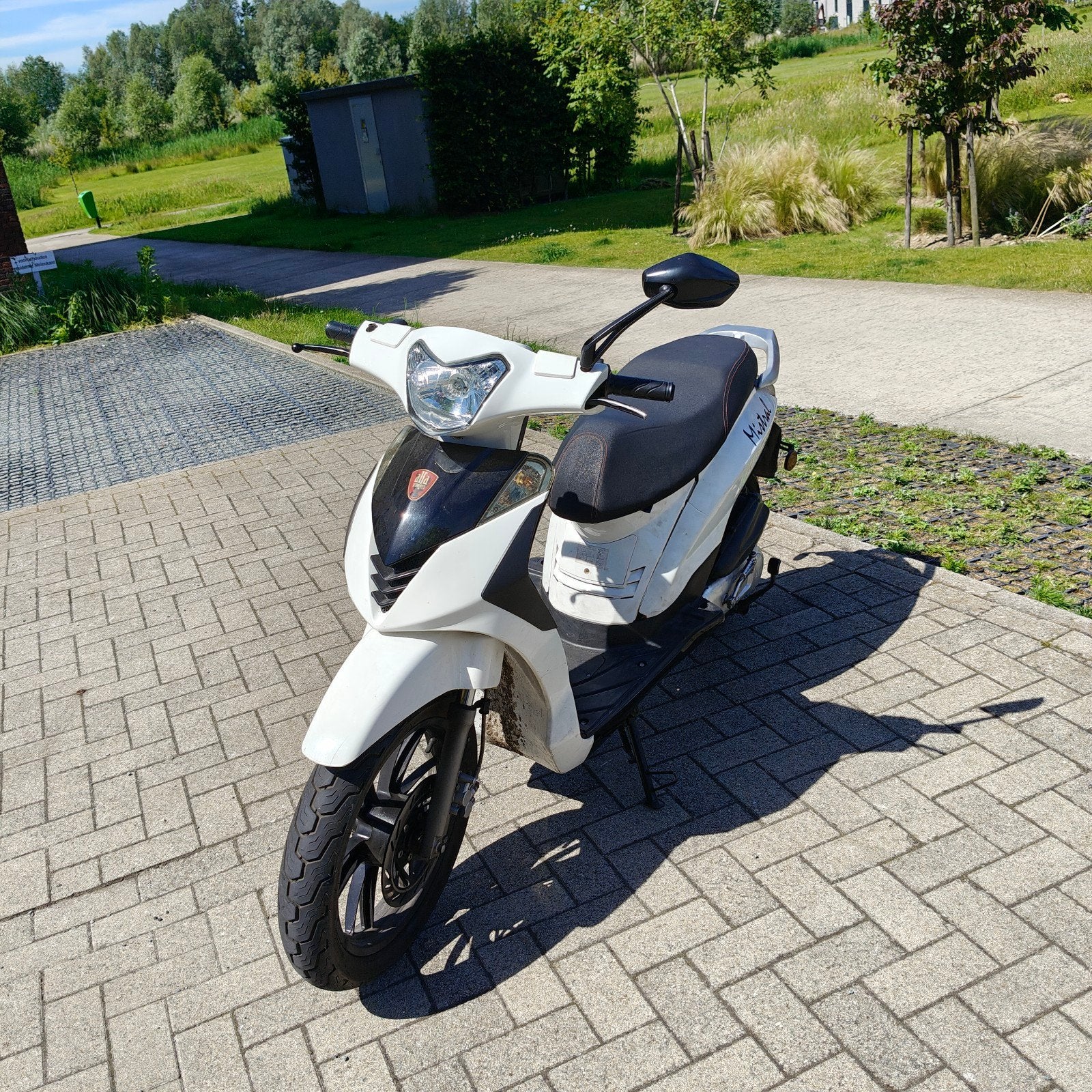 TE KOOP – LIJIANG MISTRAL A-KLASSE SCOOTER – €450, Fietsen en Brommers, Scooters | SYM, Ophalen