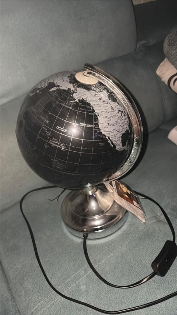 Lichtgevende globe, Ophalen of Verzenden, Zo goed als nieuw