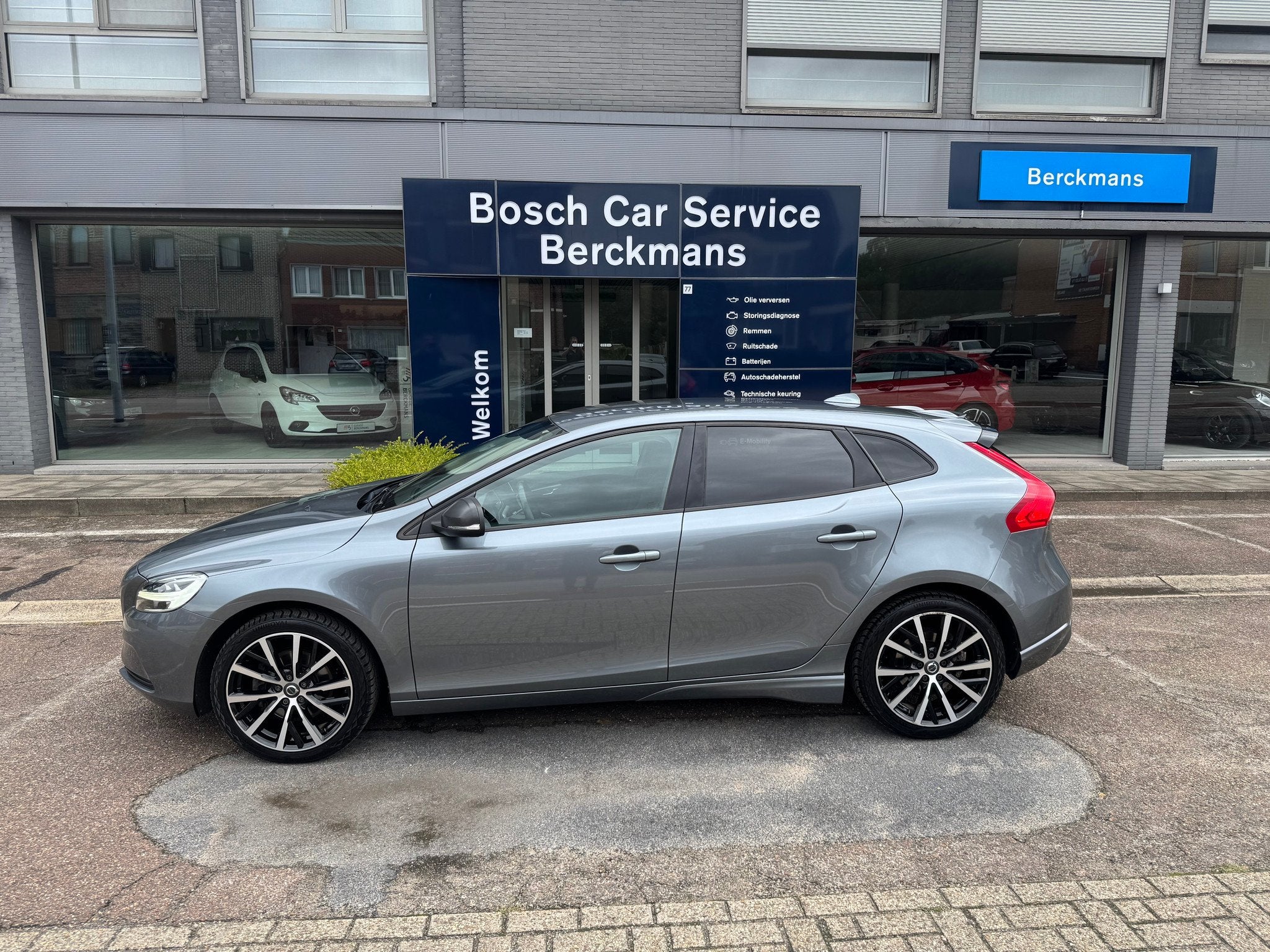 Volvo V40 Kinetic 2.0 Benzine 1ste eigenaar 36000KM!, Auto's, Gebruikt, Bedrijf, 5 deurs, Stadsauto