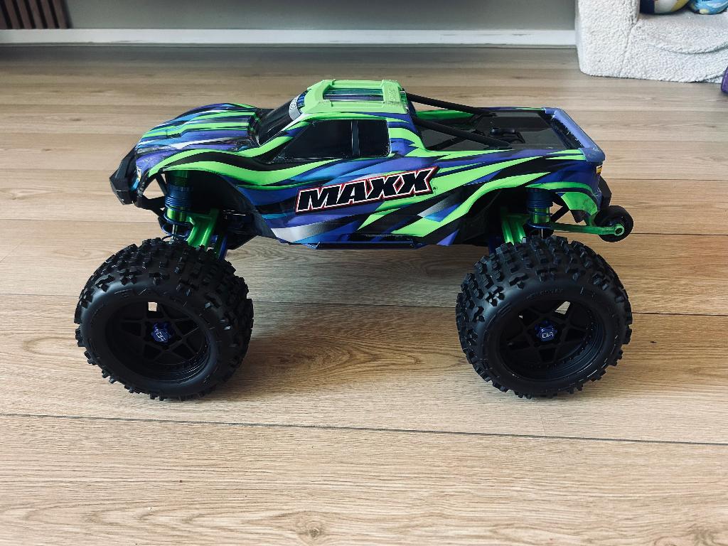 Z.G.A.N. Traxxas maxx v2 geüpgraded, Elektro, Auto offroad, Ophalen of Verzenden, Zo goed als nieuw