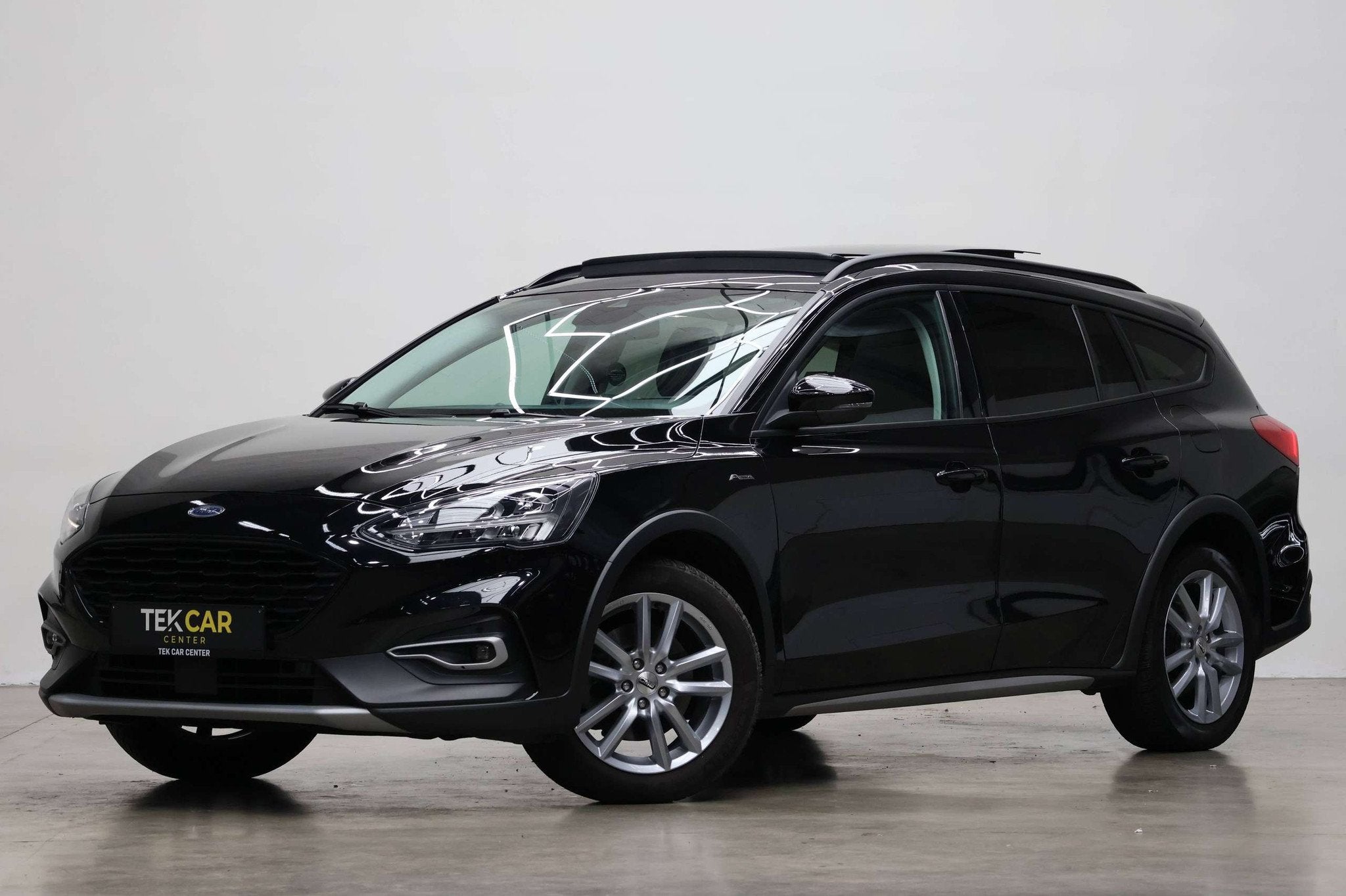 Ford Focus Active 1.0 EcoBoost Full Option 12M Garantie, Auto's, Stof, Gebruikt, Zwart, Bedrijf