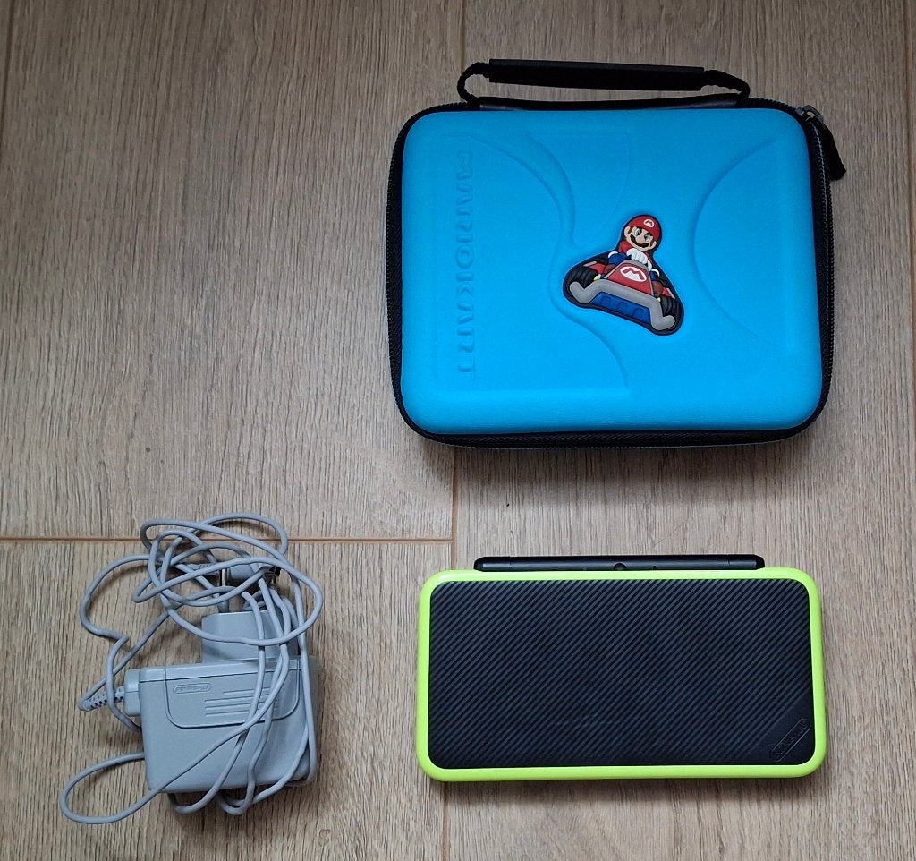 New Nintendo 2DS XL Noir/Vert + Mario Kart 7, Consoles de jeu & Jeux vidéo, Enlèvement ou Envoi, 2DS, Comme neuf, Vert
