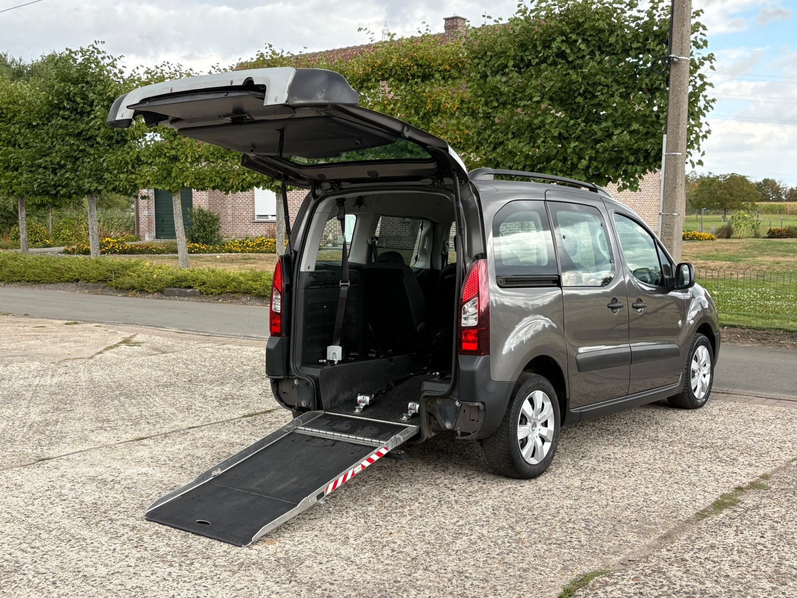 ♿️️️Peugeot Partner 1.6HDI Rolstoel Invalide Handicapé TPMR, Autos, Achat, Euro 6, Entreprise, Boîte manuelle