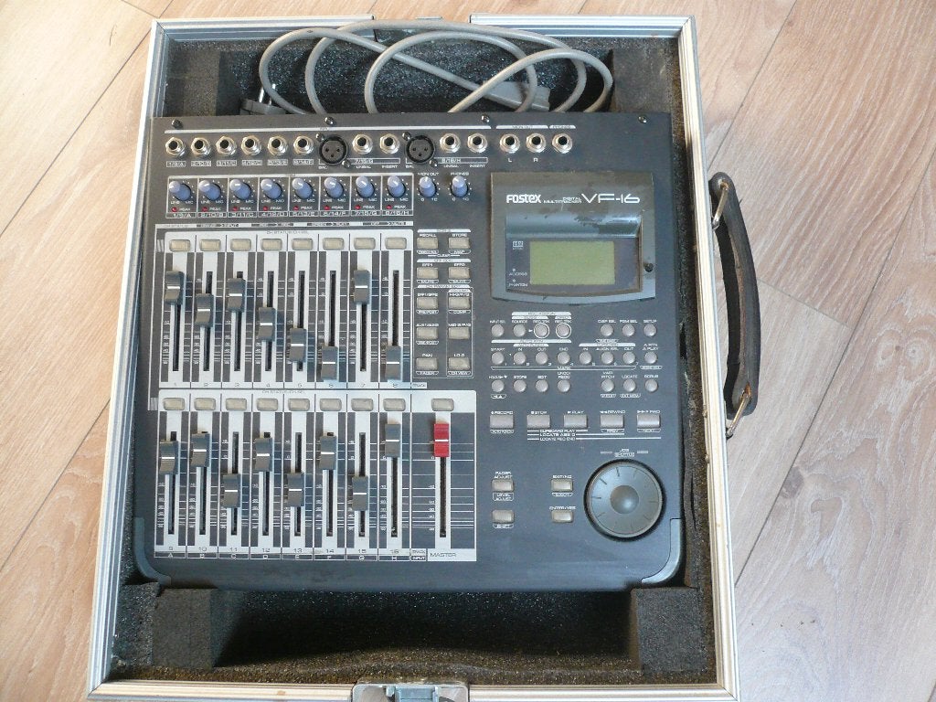 Enregistreur FOSTEX VF 16 + Flightcase. (hardcase), Ophalen of Verzenden