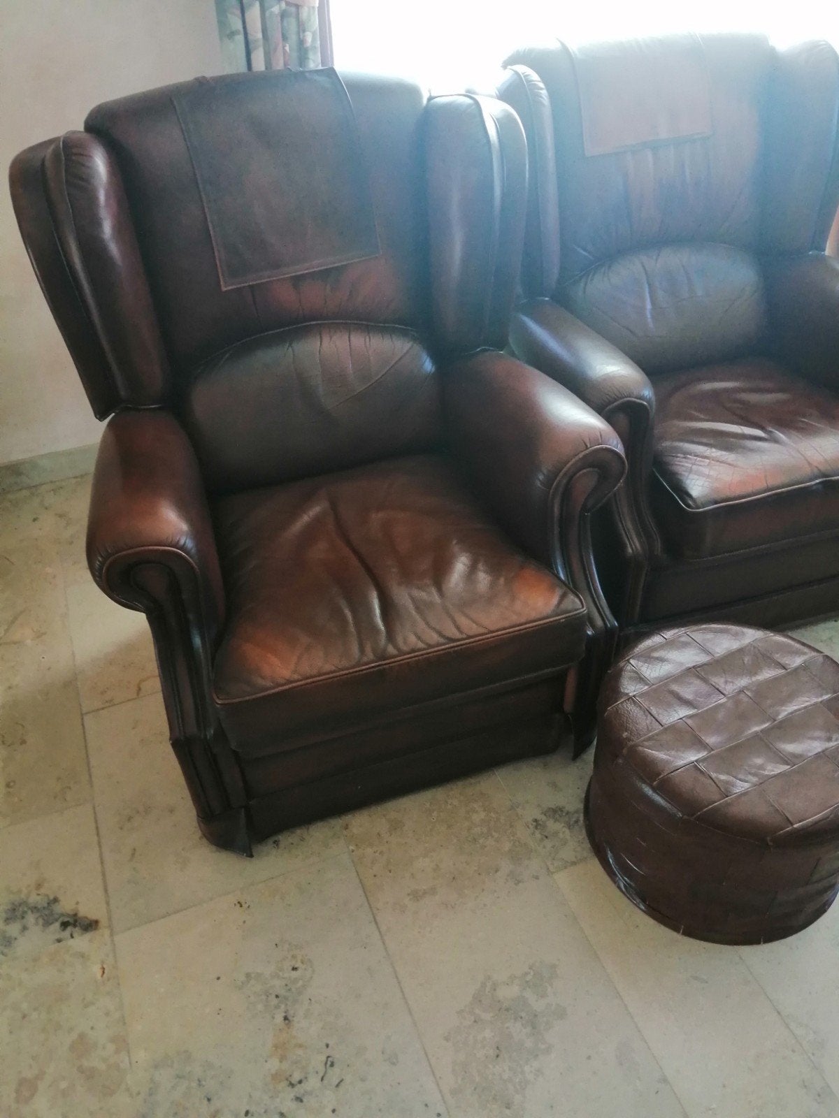 gratis lederen salon, Enlèvement