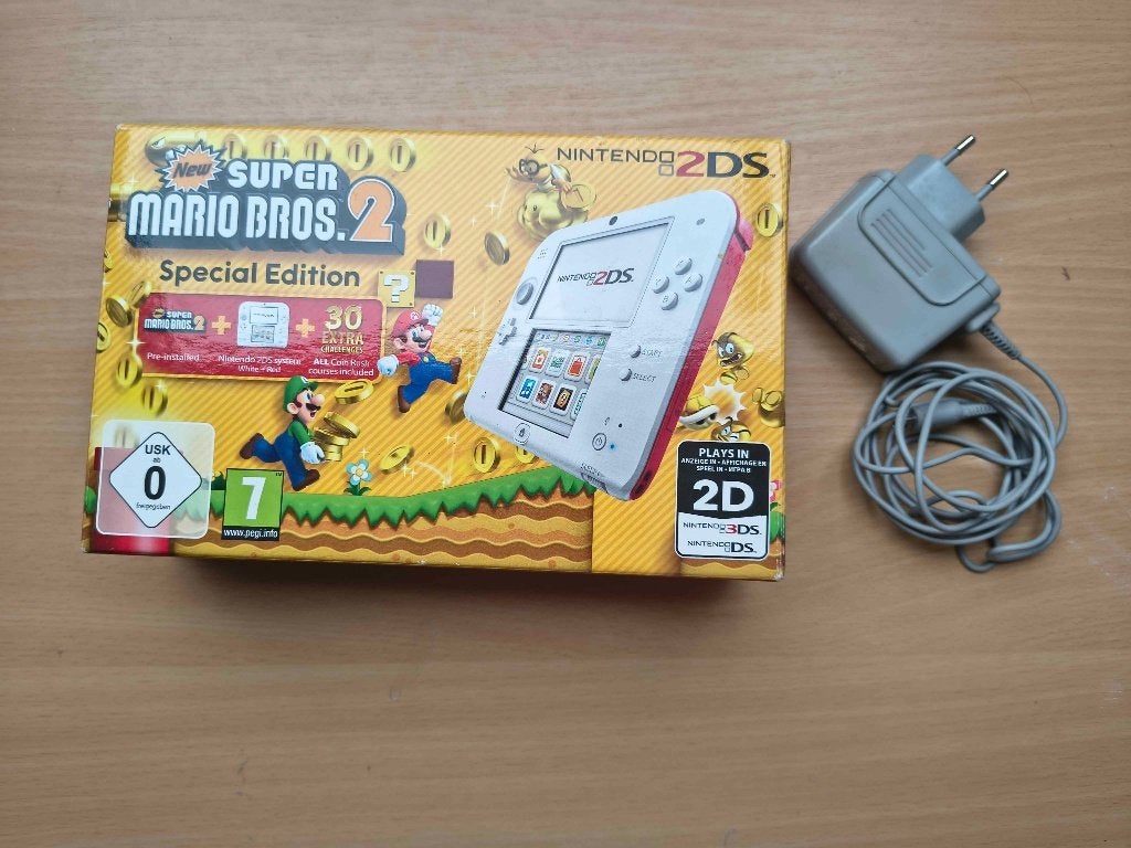 Nintendo 2DS New Super Mario Bros. 2 Pre-installed, Games en Spelcomputers, Ophalen of Verzenden, Gebruikt, 2DS