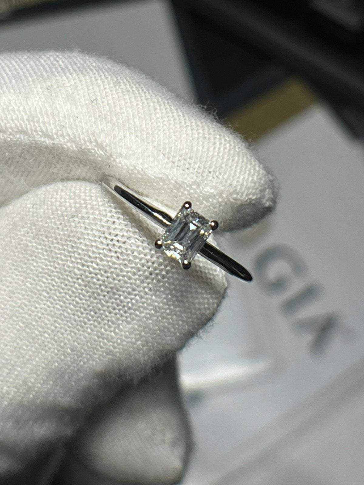 Solitaire 18k goud met Echt diamant, Bijoux, Sacs & Beauté, Enlèvement, Comme neuf