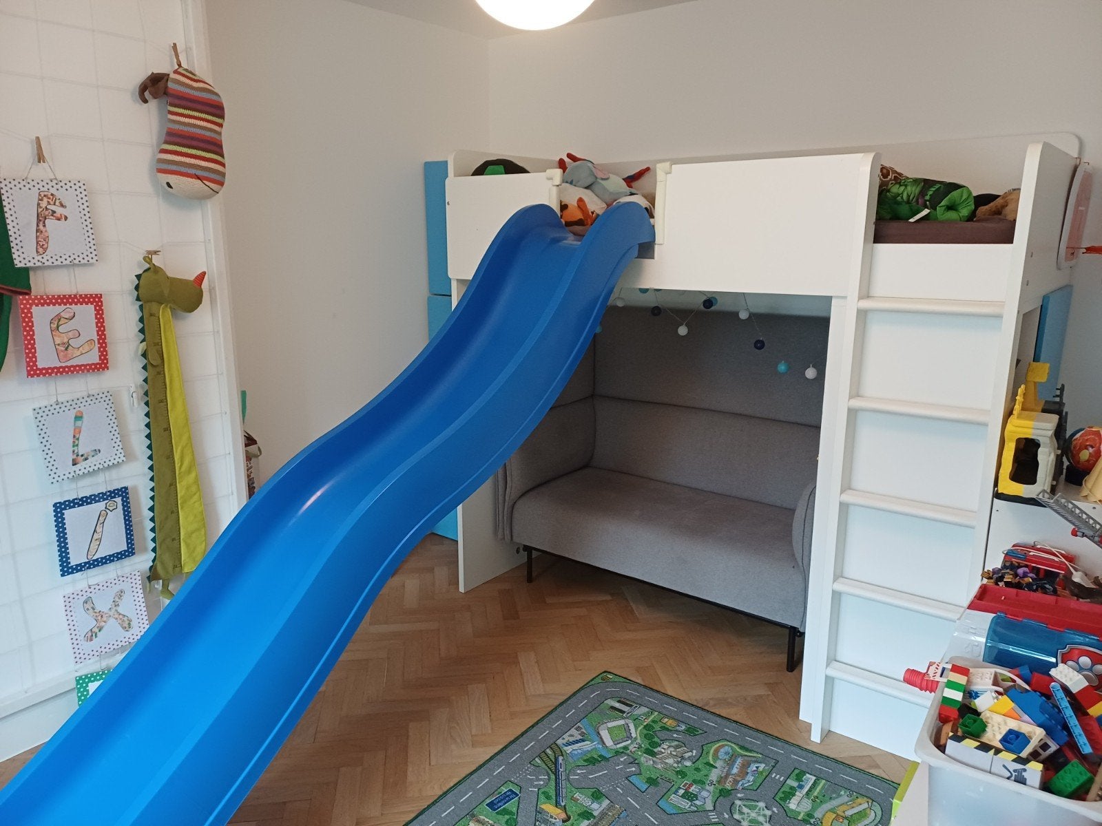 Ikea Smastad kinder bed met glijbaan, Kinderen en Baby's, Ophalen, Gebruikt, Hoogslaper