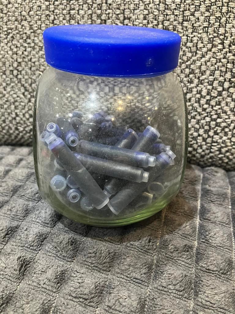 Bokaal met 65 kleine inktbuisjes, Ophalen of Verzenden, Nieuw