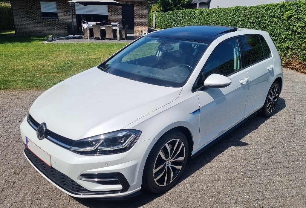 Volkswagen Golf 1.5TSI Highline OPF DSG R-line, Autos, Alarme, Achat, Carnet d'entretien, Noir