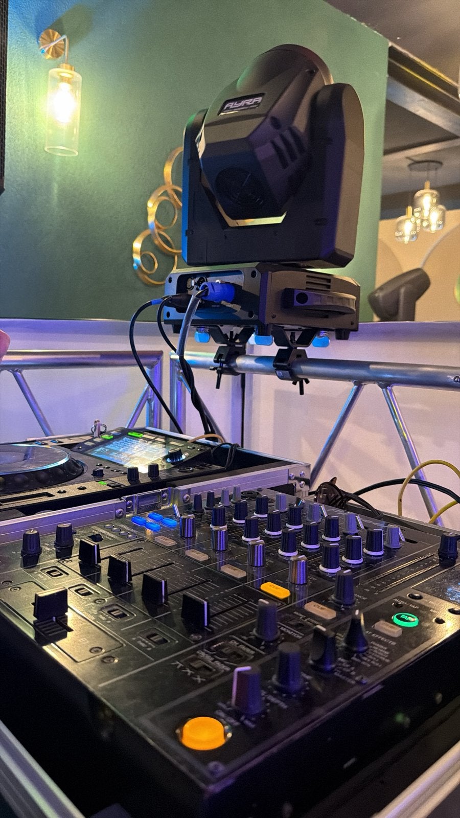 2x cdj 2000 in flightcase + djm 850 in flightcasedeck saver, Enlèvement, Comme neuf
