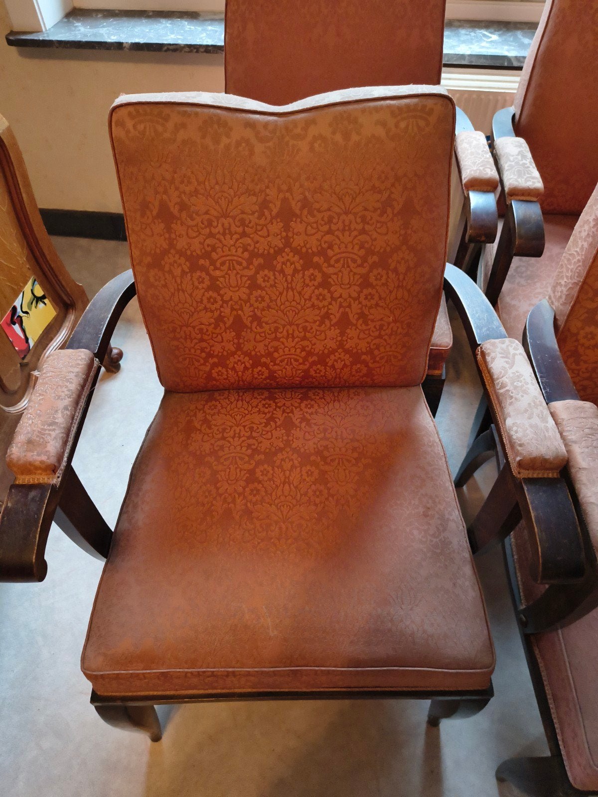 4 stoelen. niet meer stevig, Ophalen