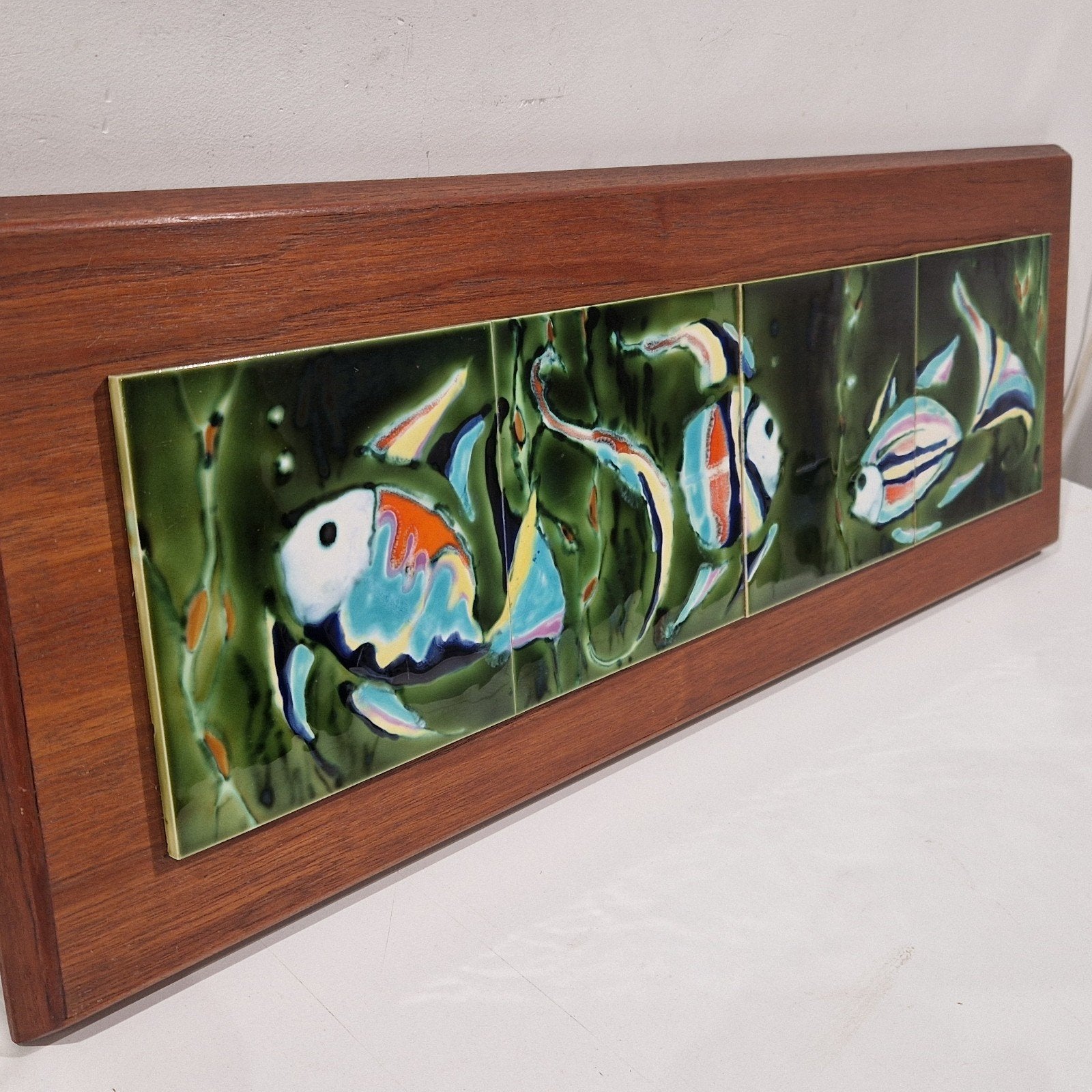 keramische tegels van vissen op houten paneel ,  wandbord, Antiek en Kunst, Ophalen of Verzenden