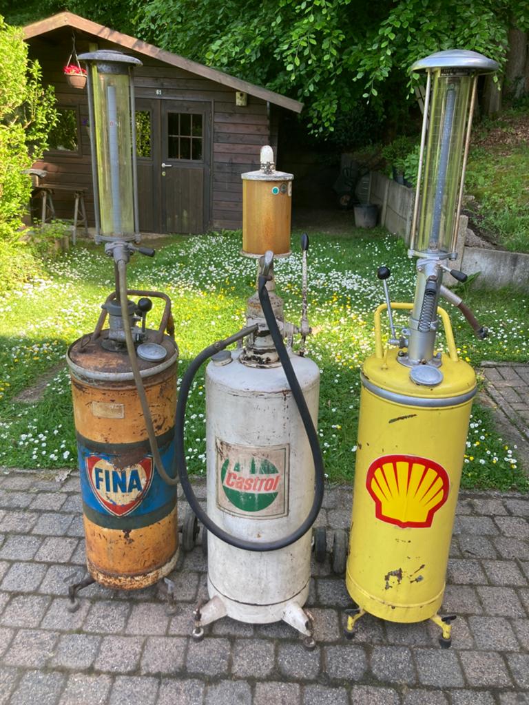 Twee takt benzinepompen FINA  CASTROL  SHELL, Auto-onderdelen, Brandstofpompen, Gebruikt, Ophalen