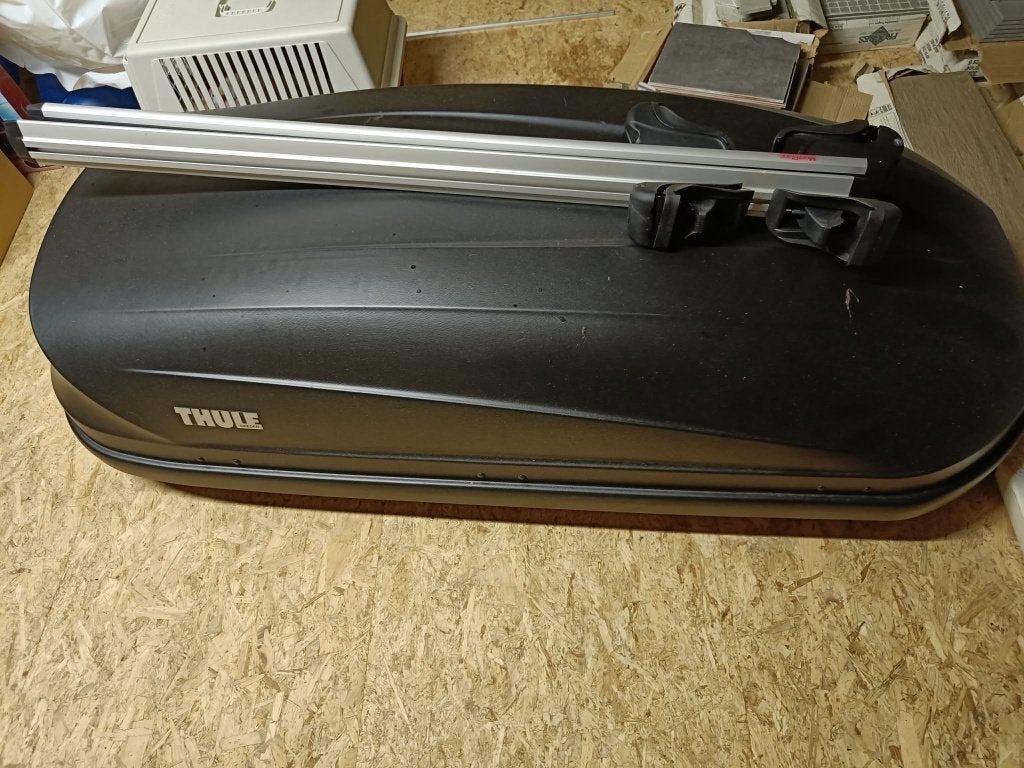 Dakkoffer Thule Pacific 200 + dakdragers Te Huur, Enlèvement, Utilisé