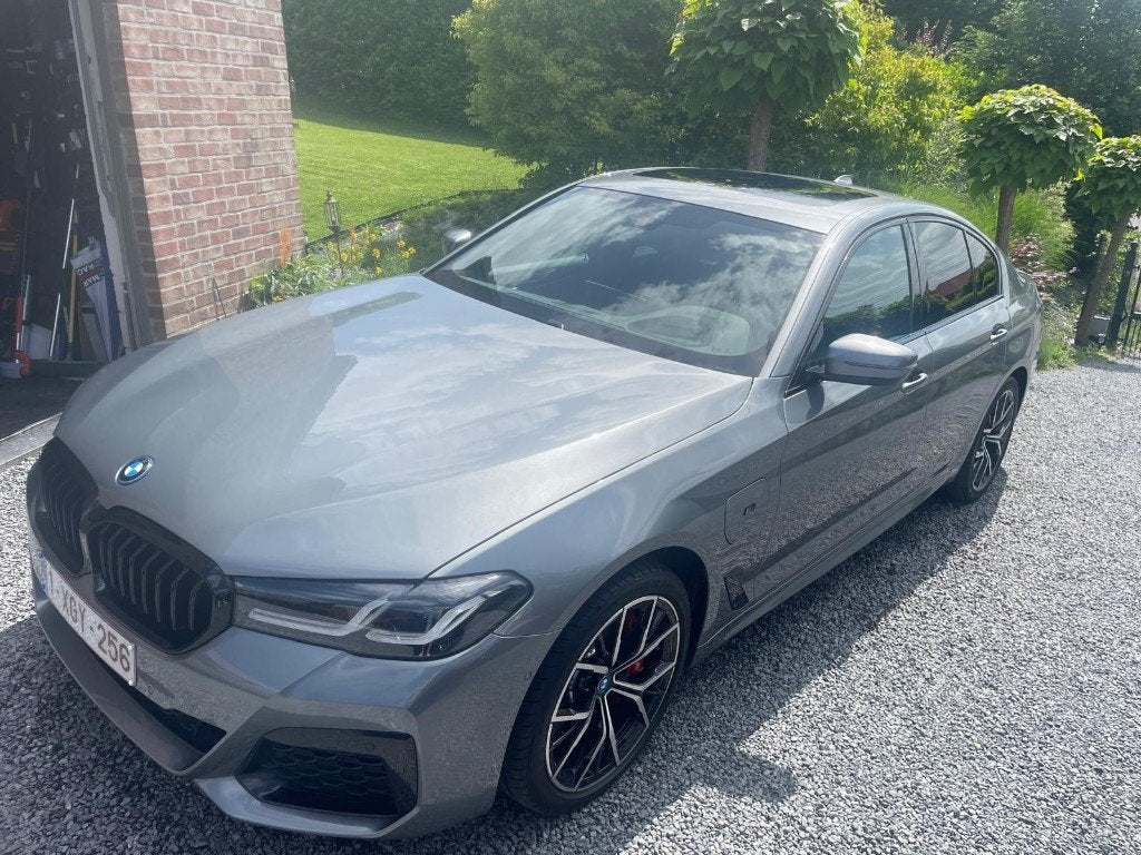 BMW 530e 07/24 . 41000kms.Garantie bmw ->07/27, Autos, BMW, Cuir, Argent ou Gris, 35 g/km, Entretenue par le concessionnaire