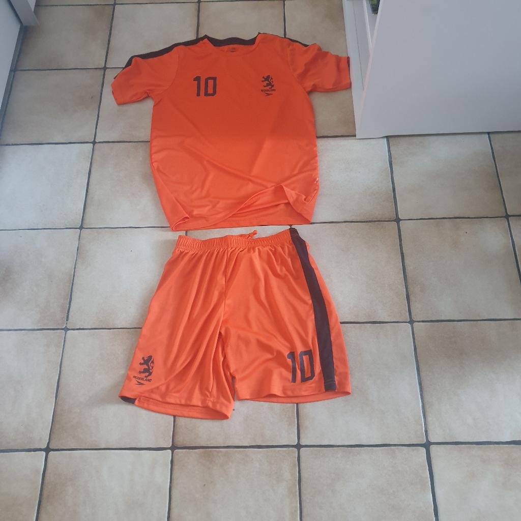 Voetbal setje Nederland, Sport en Fitness, Voetbal, Maat XS of kleiner, Ophalen, Zo goed als nieuw, Shirt