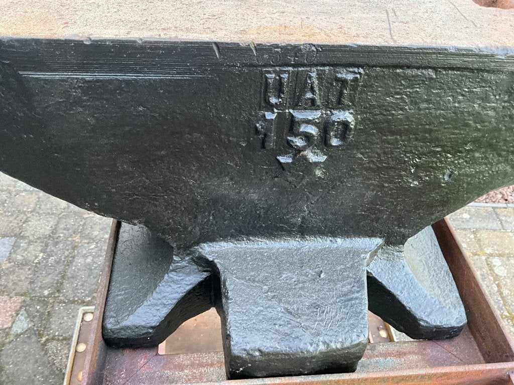 Aambeeld, Ophalen