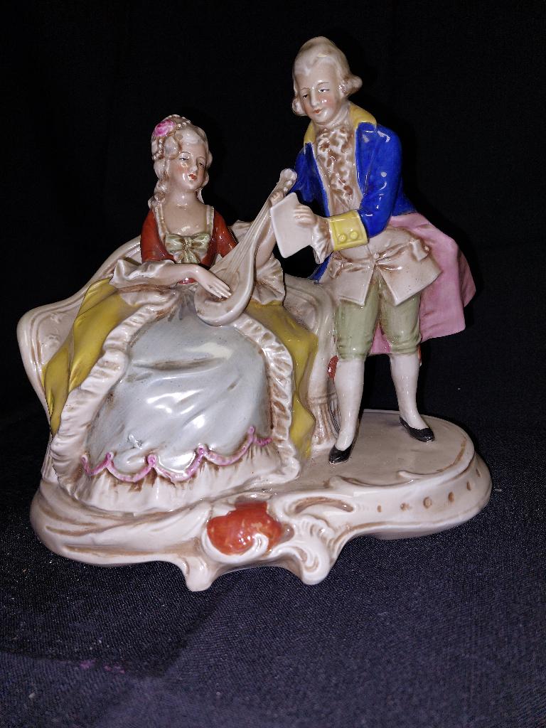 ANCIENNE STATUE PORCELAINE DE SAXE, Enlèvement ou Envoi