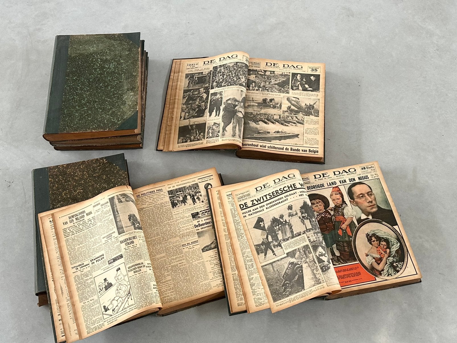 Verzameling van 7 monumentale historische krantenbundels, Ophalen