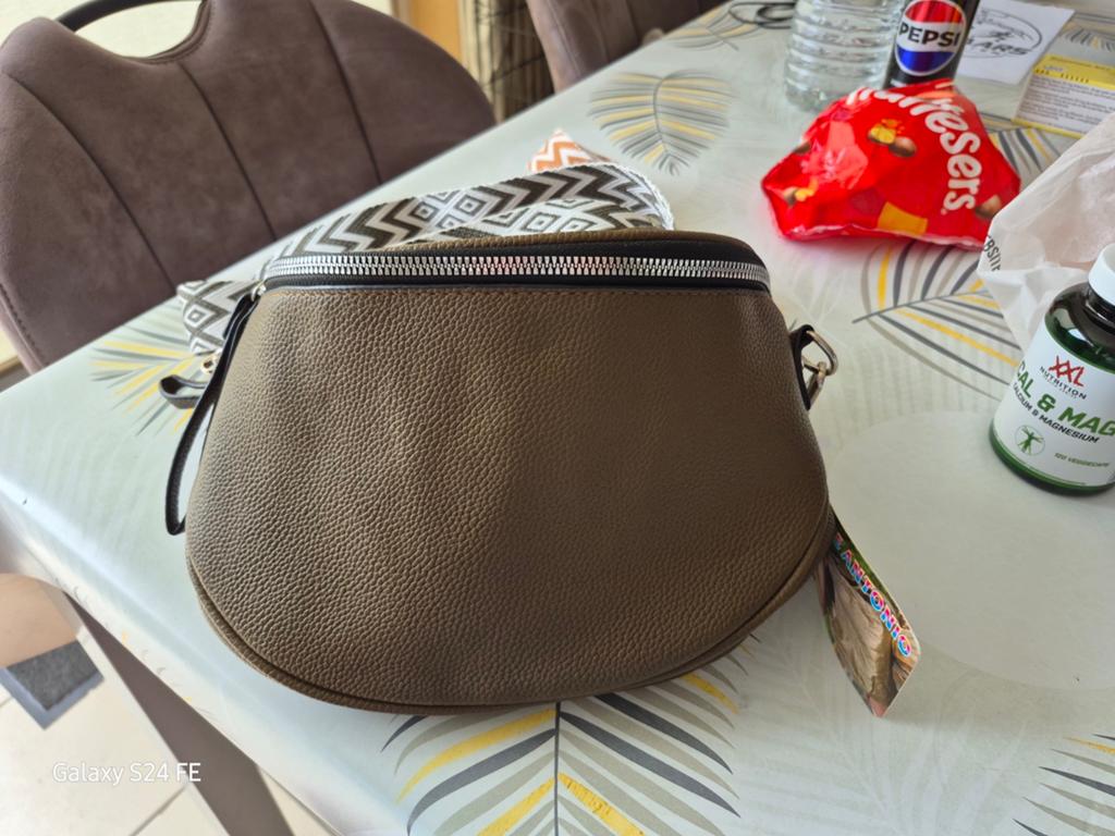 Nauveau crossbody sacosse, Handtassen en Accessoires, Bedels, Ophalen