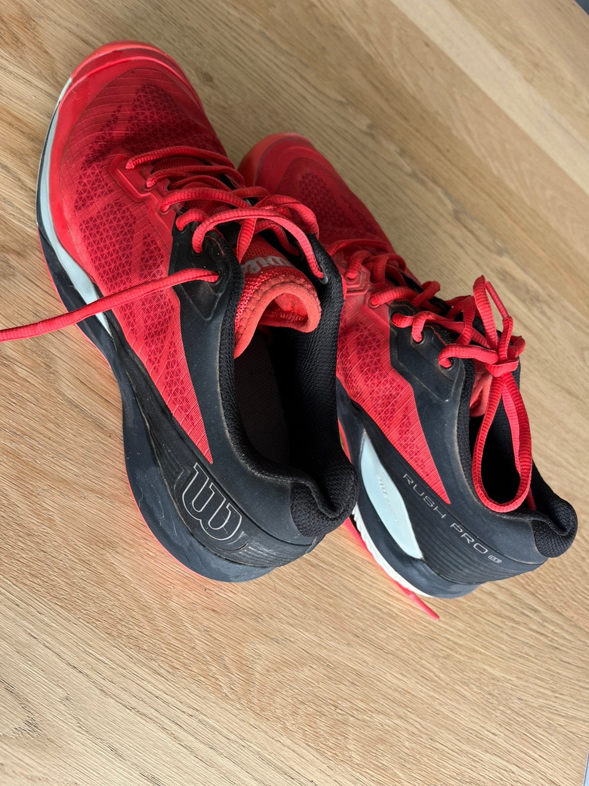 Wilson tennisschoenen mt 42 zo goed als nieuw, Sport en Fitness, Tennis, Ophalen of Verzenden, Zo goed als nieuw, Wilson