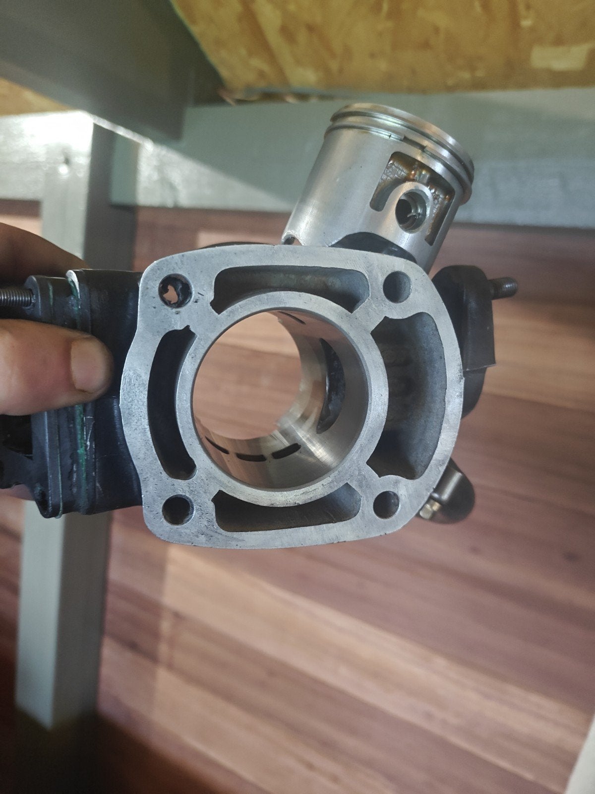 Mbx 80, Enlèvement, Bloc