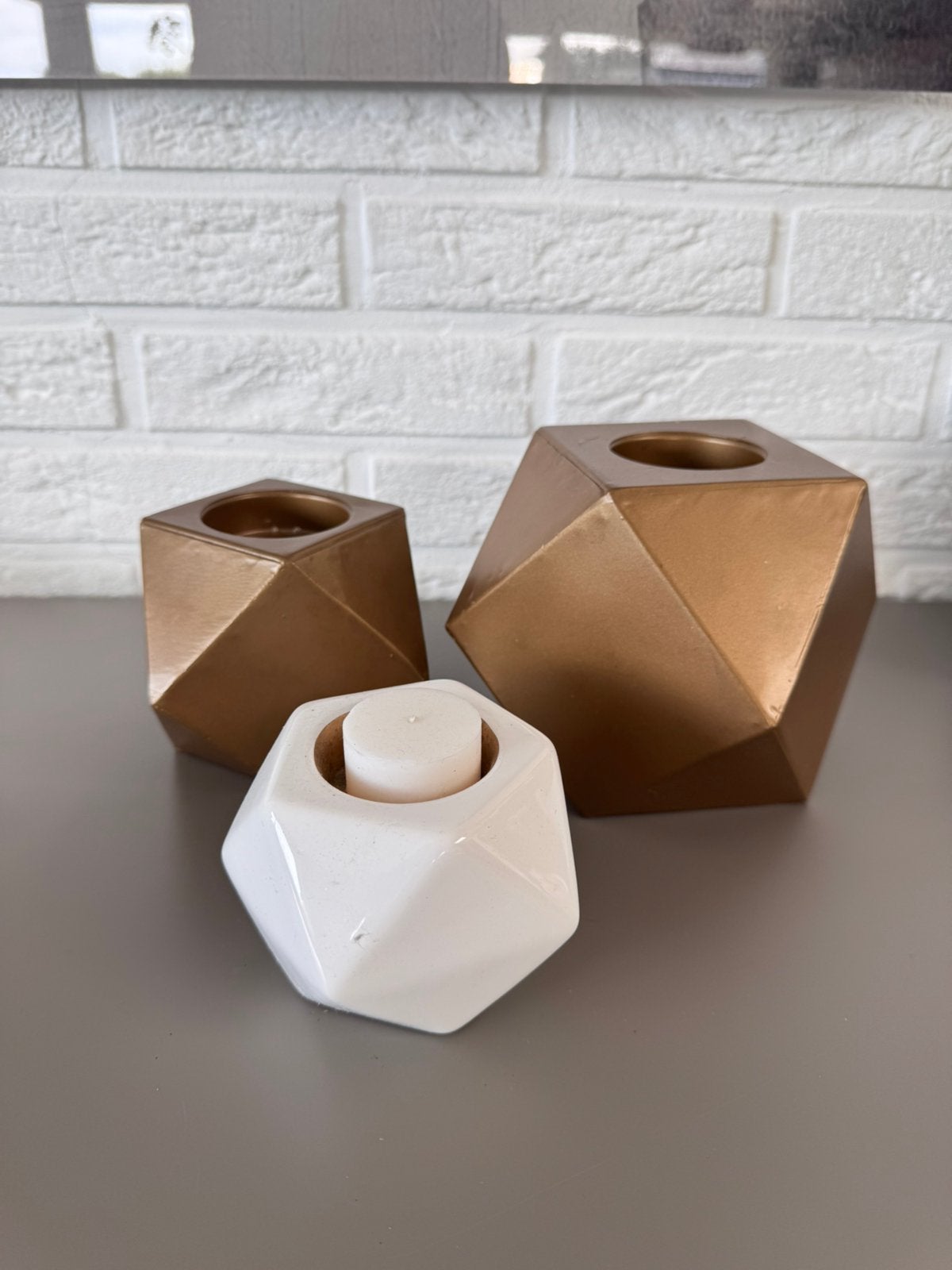 Lot de 3 bougeoirs géométriques – doré et blanc, Photophore, Comme neuf, Enlèvement, Métal