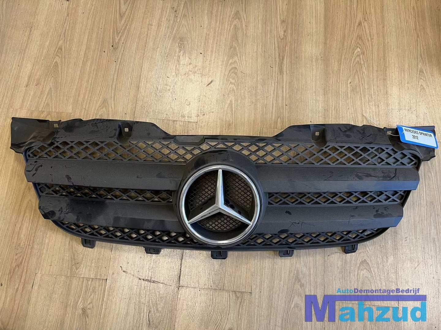 MERCEDES SPRINTER B906 Grille 2006-2017, Gebruikt, Mercedes-Benz AG, Mercedes-Benz, Mercedesstrasse 120
70372  Stuttgart, DE
