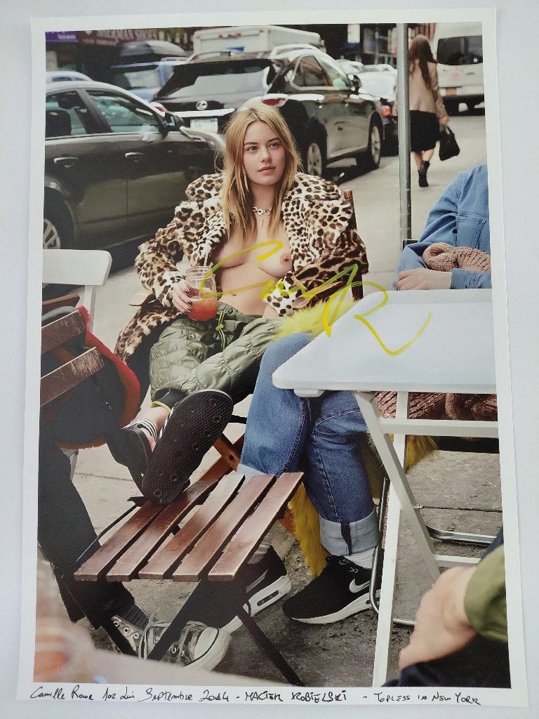 Officiële foto Camille Rowe voor Lui Magazine, Antiek en Kunst, Kunst | Tekeningen en Fotografie, Foto, Fotografie, Gesigneerd