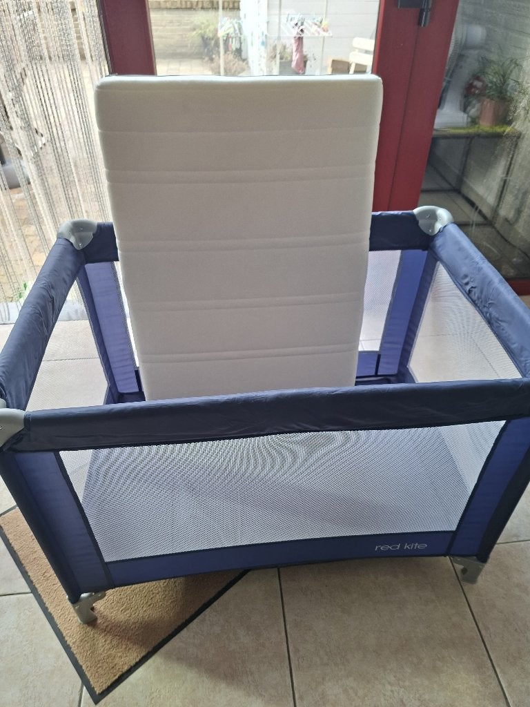 reisbed + matras, Ophalen, Zo goed als nieuw, Minder dan 140 cm, Matras