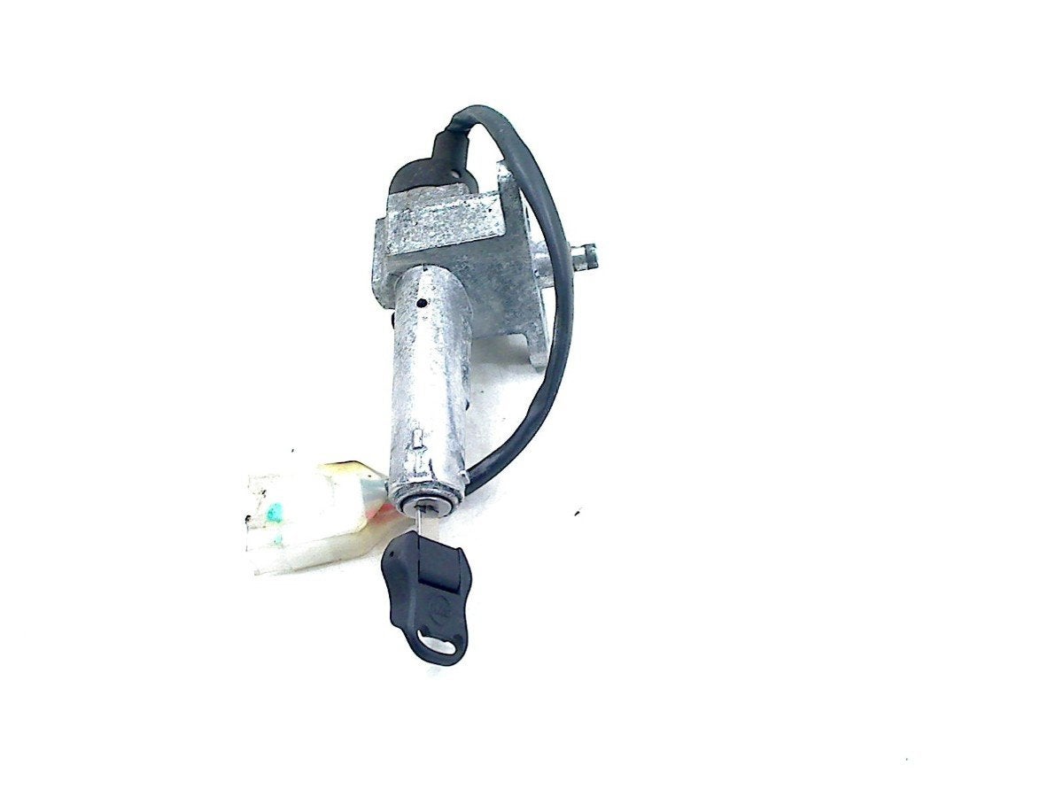 ENSEMBLE DE VERROU ET CYLINDRE DE PORTES Sym (35100-XGA-000), P.J. Troelstraweg 8 8
3144 CX  MAASSLUIS, NL, Info@cama-motorparts.nl