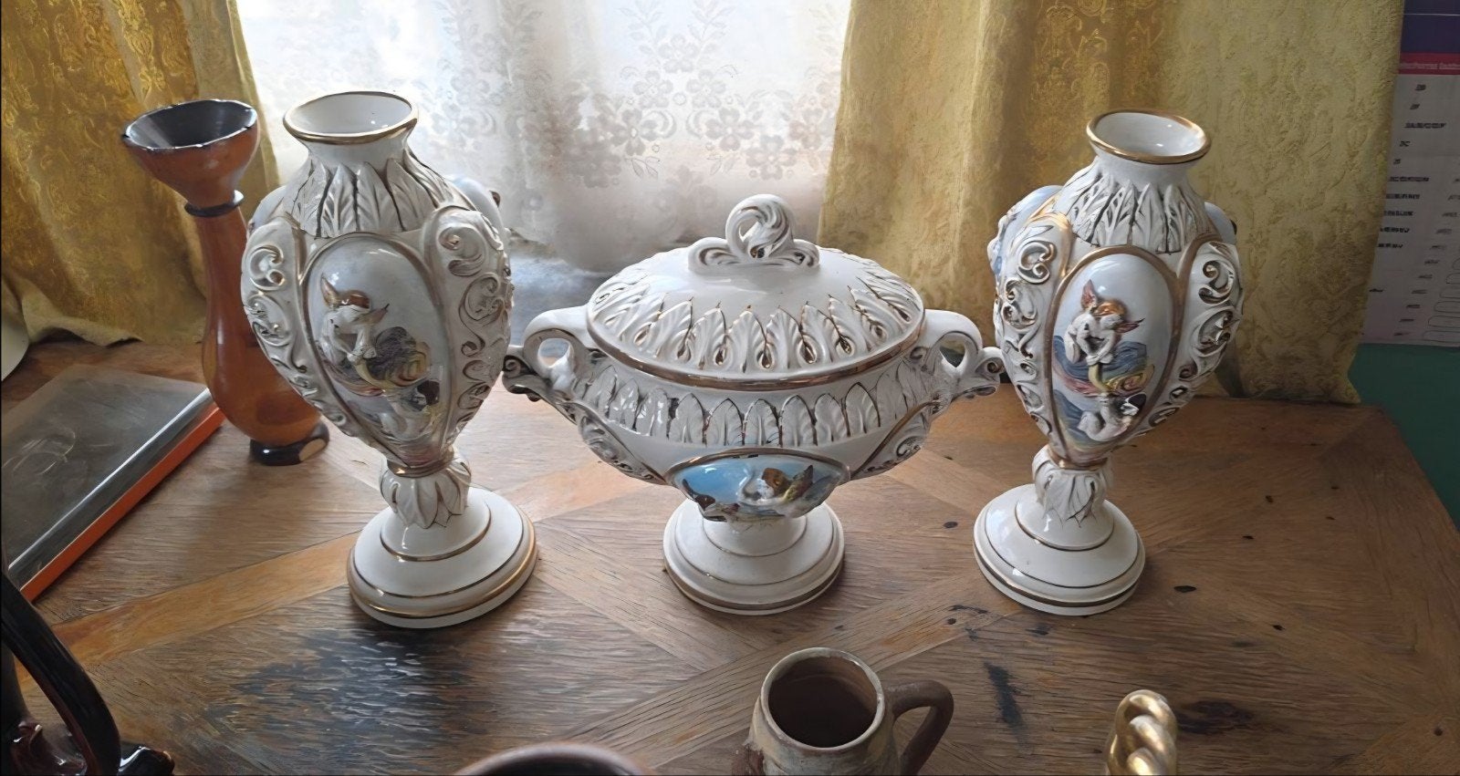 Vase vintage de style Capodimonte / Keramo, Enlèvement, Or