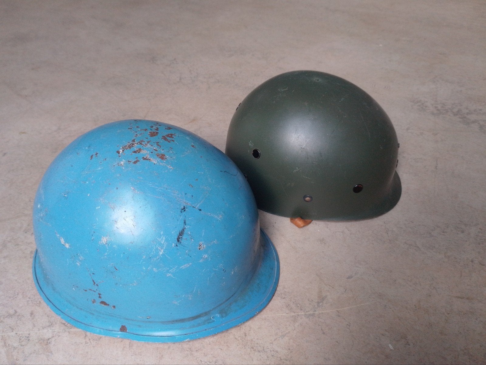 legerhelm, Ophalen