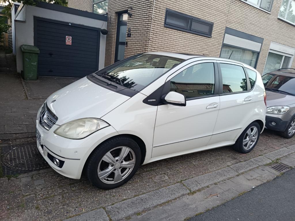 Mercedes-Benz A160
1.5 essence 2009, Achat, Noir, 5 portes, 5 places