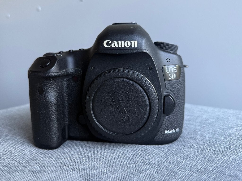 Canon 5D mark iii met herlader, batterij en 32GB kaart (2x), Ophalen, Gebruikt, Canon, Geheugenkaart