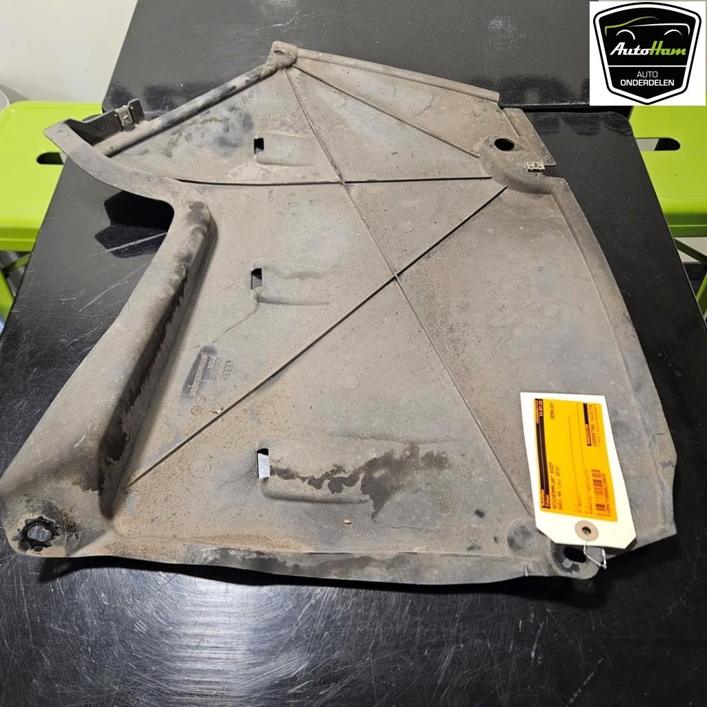 BODEMBESCHERMPLAAT Audi A4 Avant (B9) (|8W0825219A|), Gebruikt, Audi