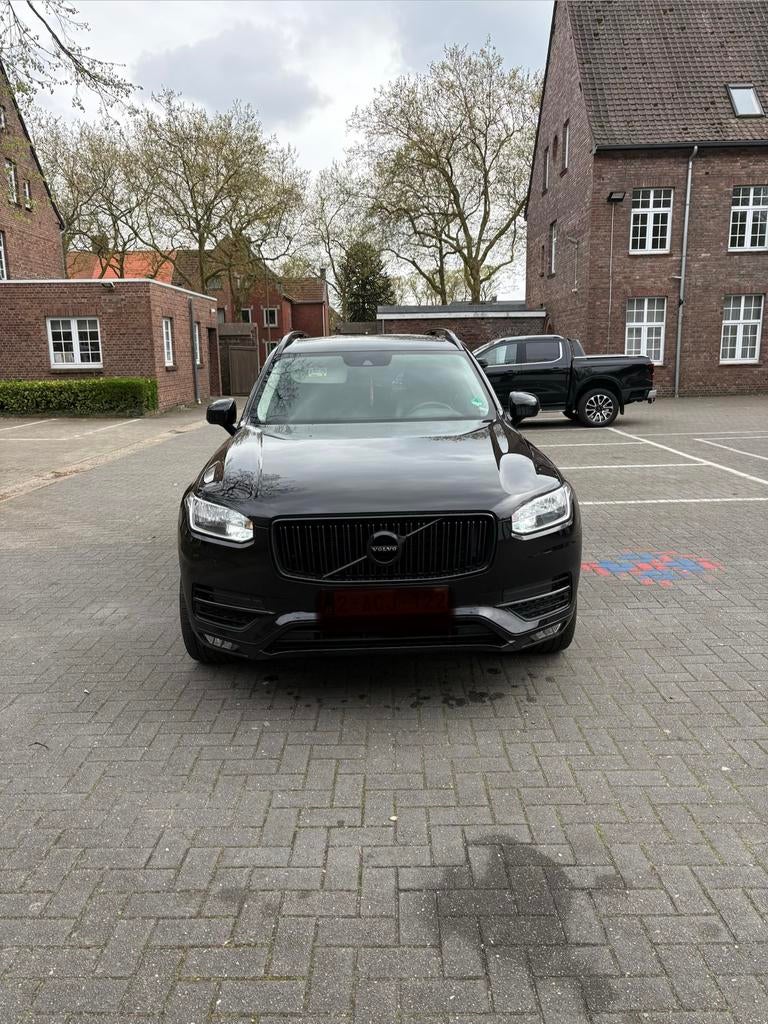 Custom Volvo XC90 Blacked Out – Uitgerust met carplay, Auto's, Leder, Diesel, Particulier, SUV of Terreinwagen