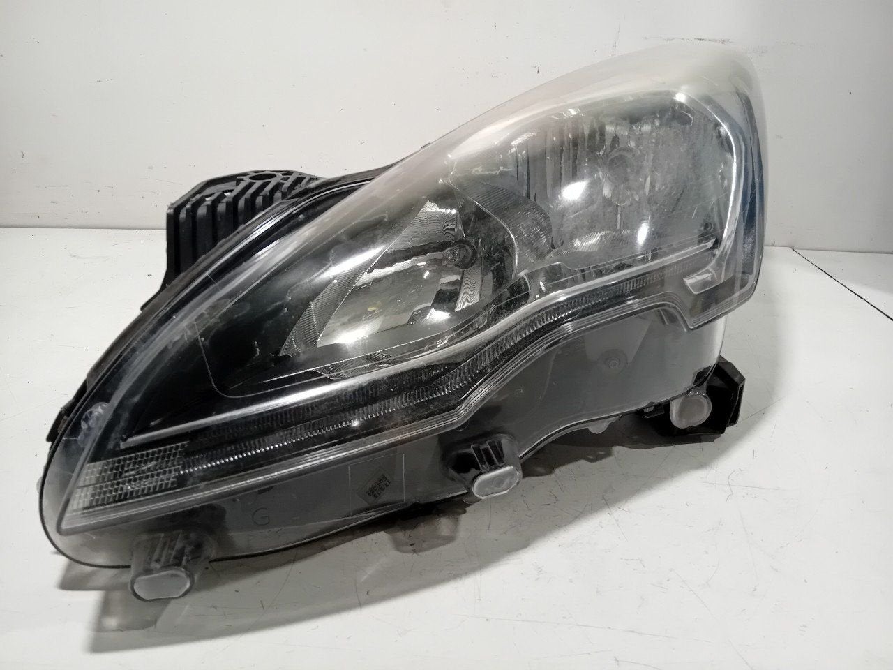 Koplamp links Peugeot 5008, Onderdelen@venauto.nl, Van der Ven Autorecycling B.V., Ettenseweg 76, 4706 PB Roosendaal, The Netherlands