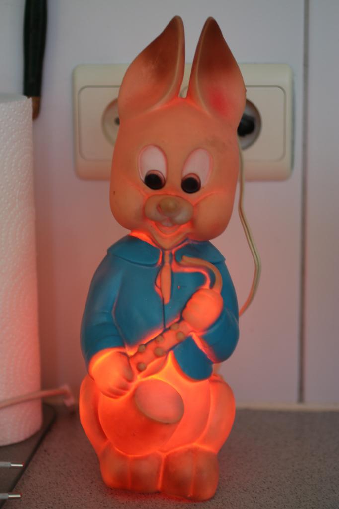 Vintage lampspeelgoed 1960, konijn, muzikant, merk Combex, Ophalen of Verzenden