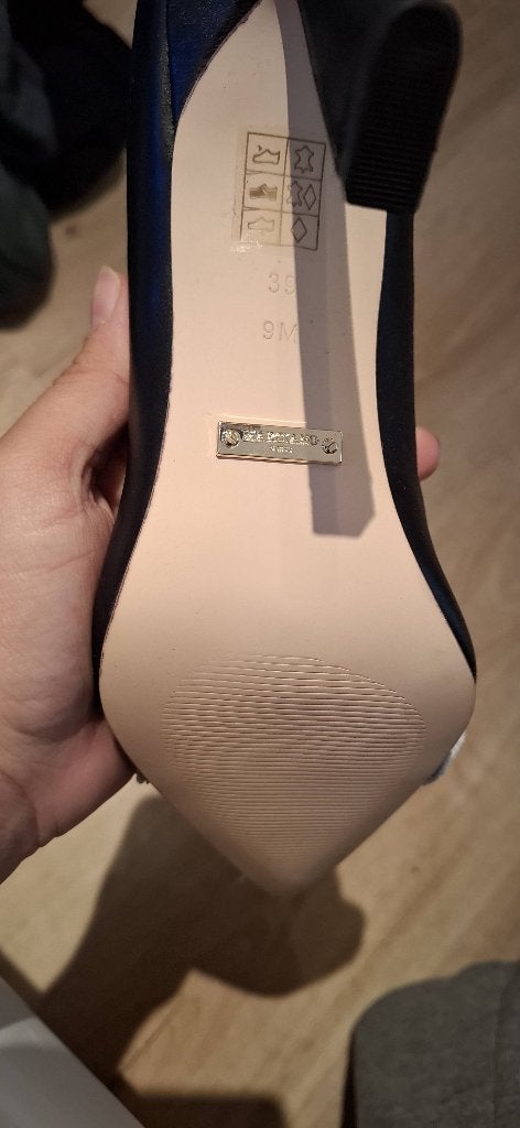 GUESS:MARCIANO by GUESS schoenen met hak — T.39 — Nieuw, Kleding | Dames, Ophalen, Pumps, Guess, Zwart