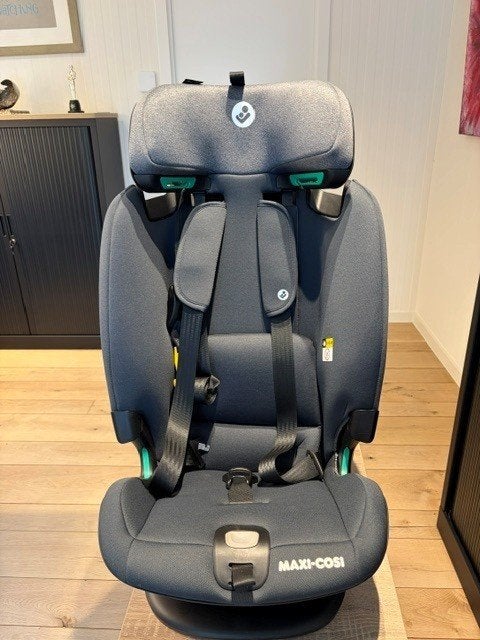 Maxi Cosi kinderzitje TITAN PLUS i-size, Kinderen en Baby's, Autostoeltjes, Ophalen, Afneembare rugleuning, Zo goed als nieuw