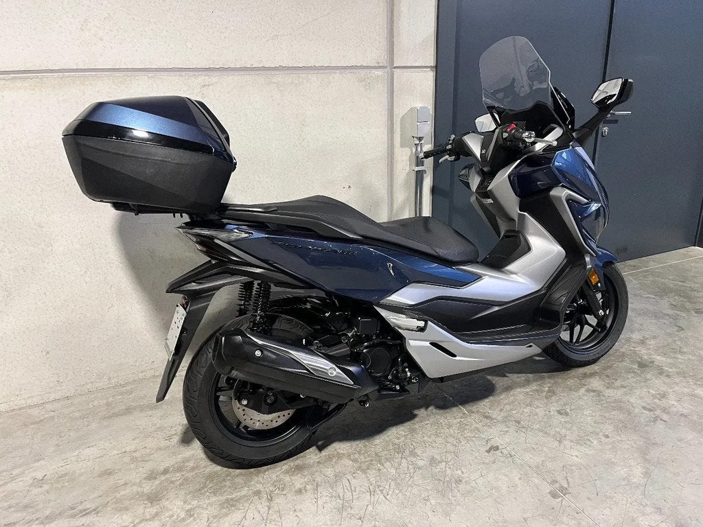 Honda Forza 300 met keyless en topcase, Motos, 300 cm³, Scooter, Entreprise, 12 à 35 kW